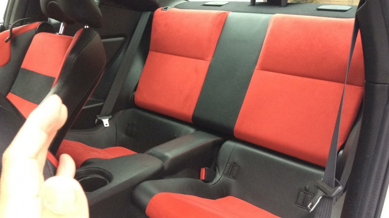 内装後方シート