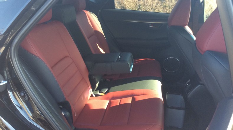 内装後方シート