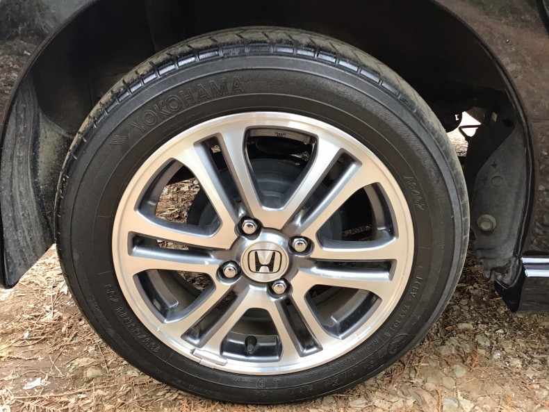 タイヤホイール前