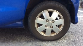 タイヤホイール前