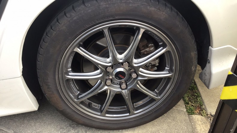 タイヤホイール前