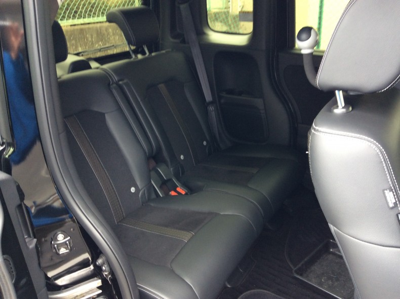 内装後方シート