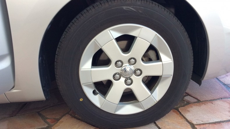 タイヤホイール前