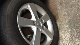 タイヤホイール前