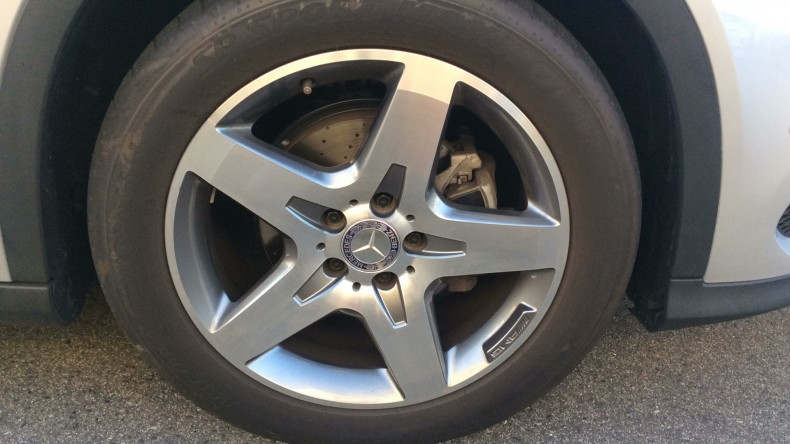 タイヤホイール前