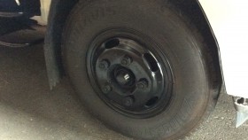 タイヤホイール前