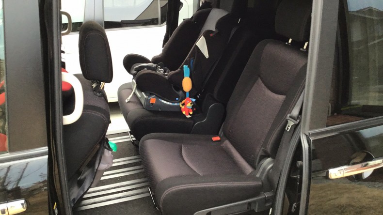 内装後方シート