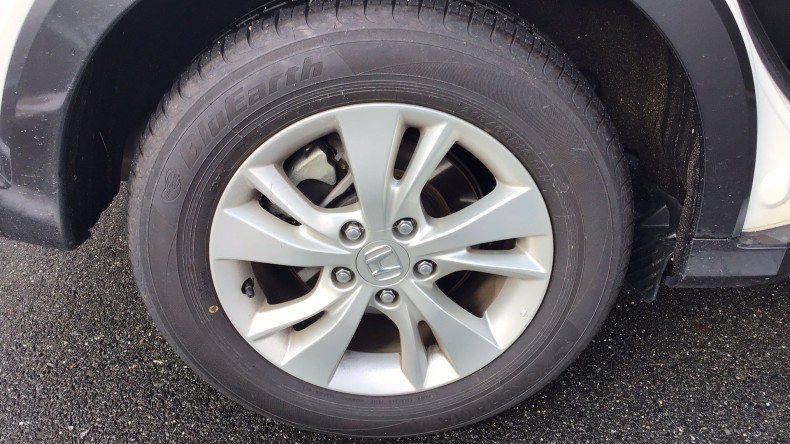 タイヤホイール前