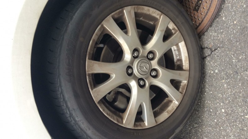 タイヤホイール前