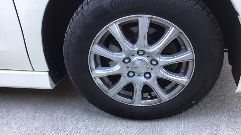 タイヤホイール前