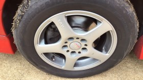 タイヤホイール前