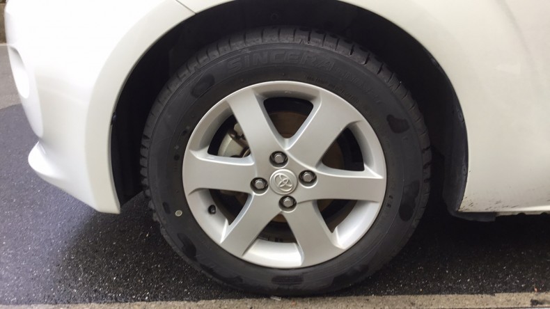 タイヤホイール前