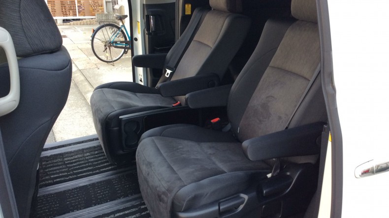 内装後方シート