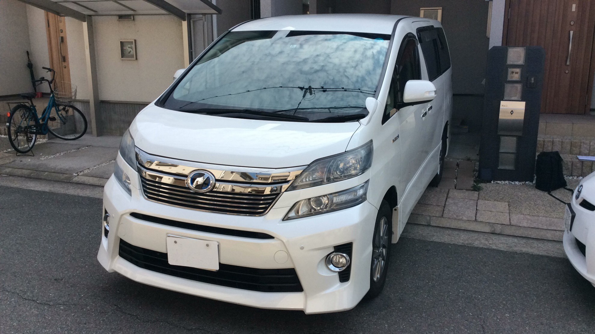 トヨタ ヴェルファイアハイブリッドの中古車買取相場と 高く買取してもらうコツ Sellcaの中古車査定