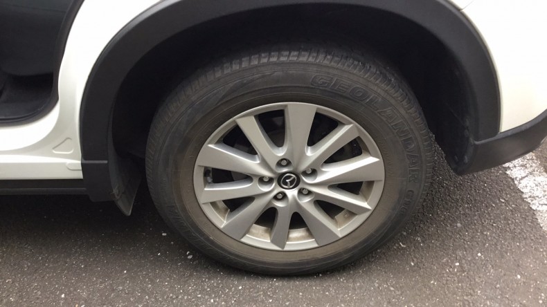 タイヤホイール前