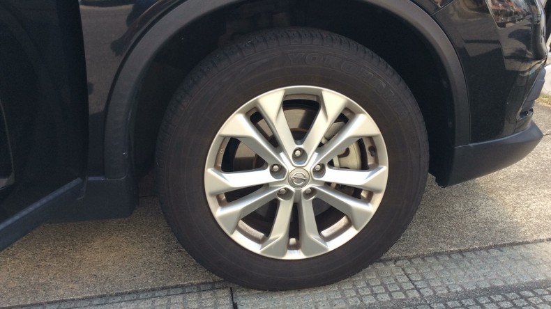 タイヤホイール前