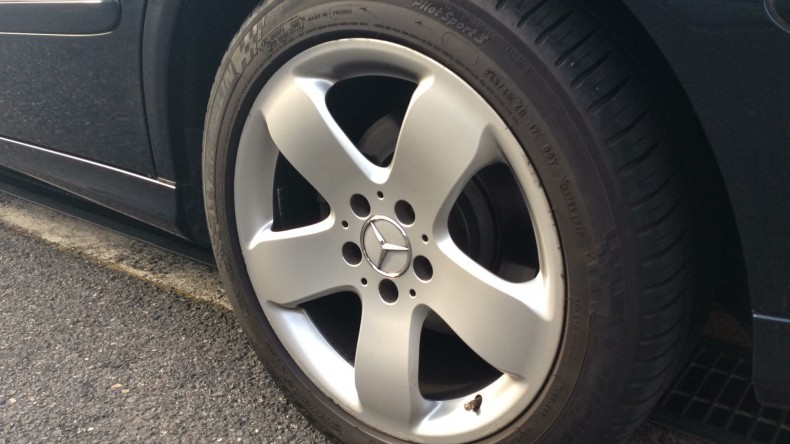 タイヤホイール前