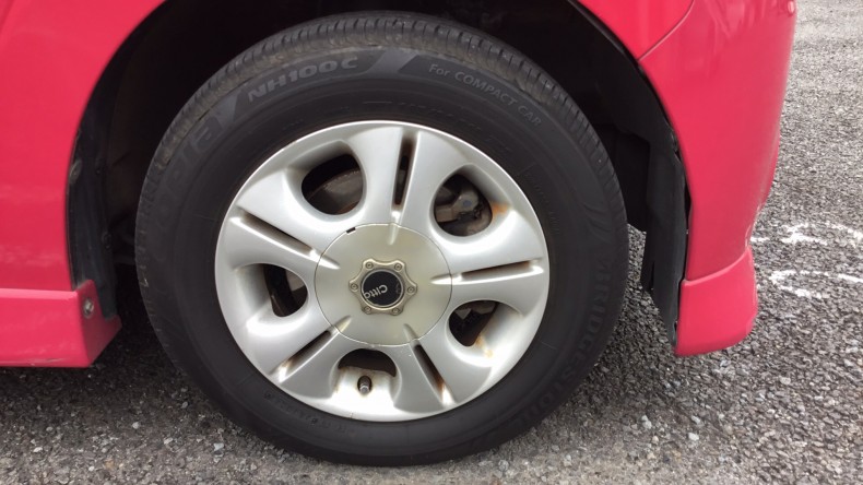 タイヤホイール前