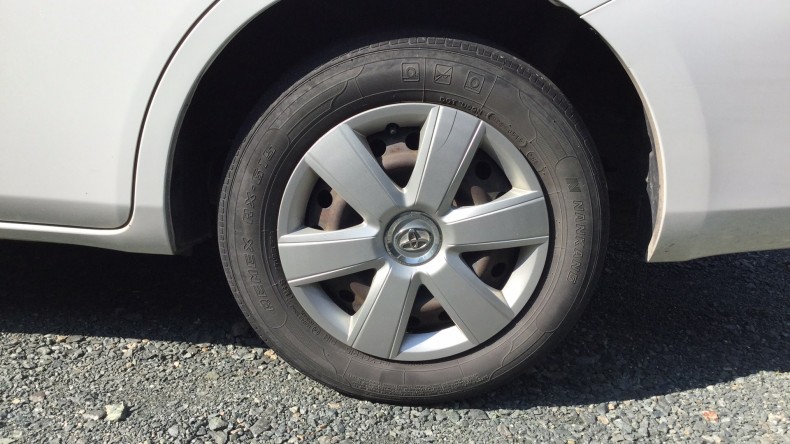 タイヤホイール前