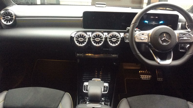 内装インパネ全体