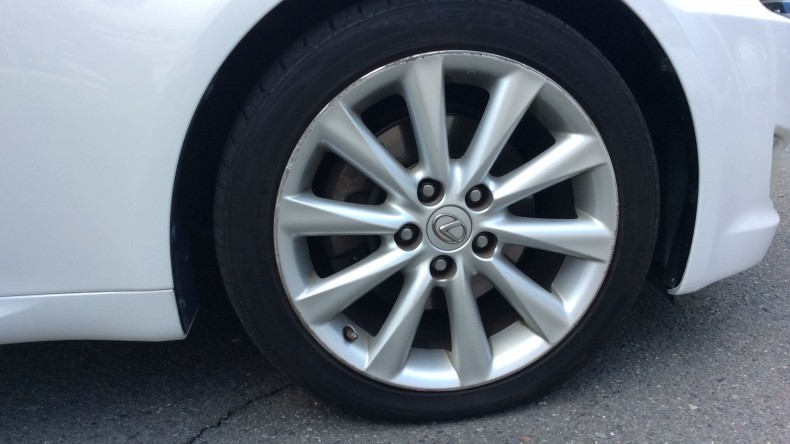 タイヤホイール前