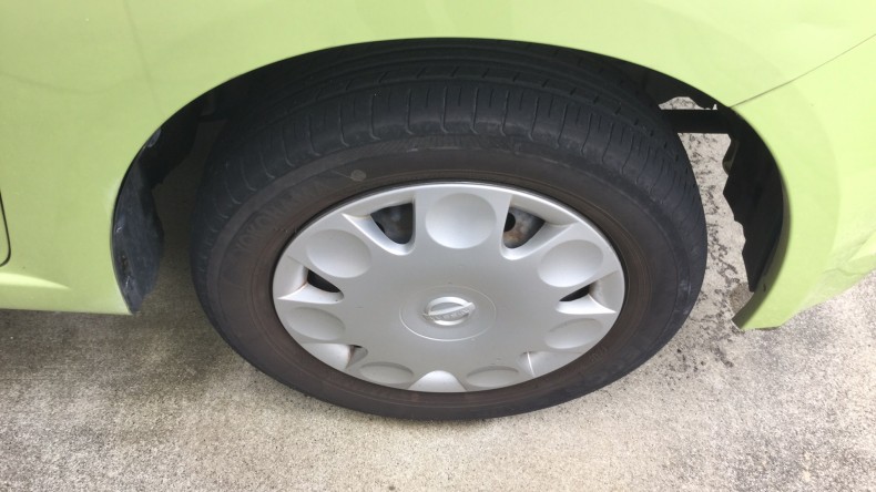 タイヤホイール前