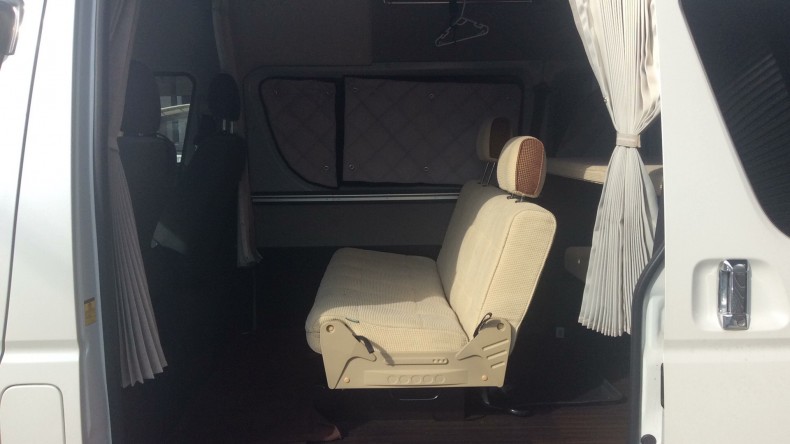 内装後方シート