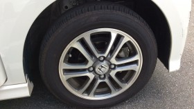 タイヤホイール前