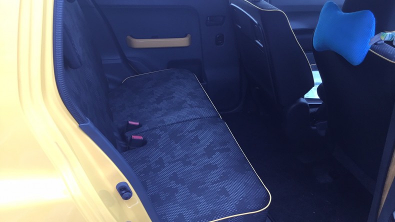 内装後方シート