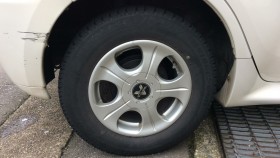 タイヤホイール前