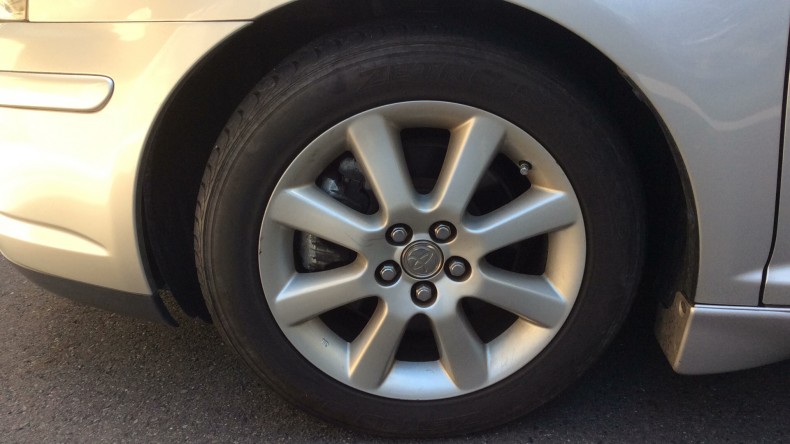 タイヤホイール前