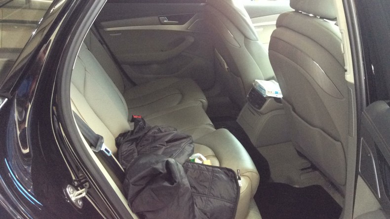 内装後方シート