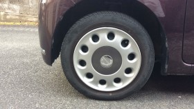 タイヤホイール前