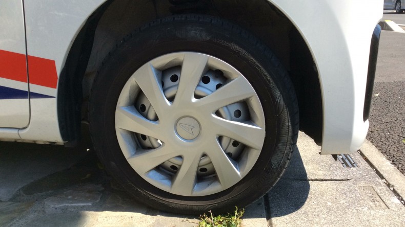 タイヤホイール前