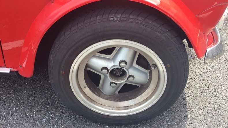 タイヤホイール前