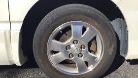 タイヤホイール前