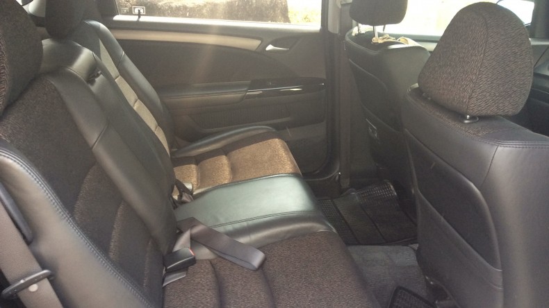 内装後方シート