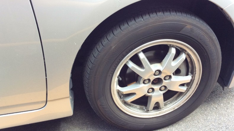 タイヤホイール前