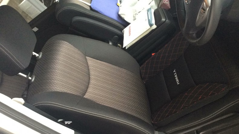 内装前方シート