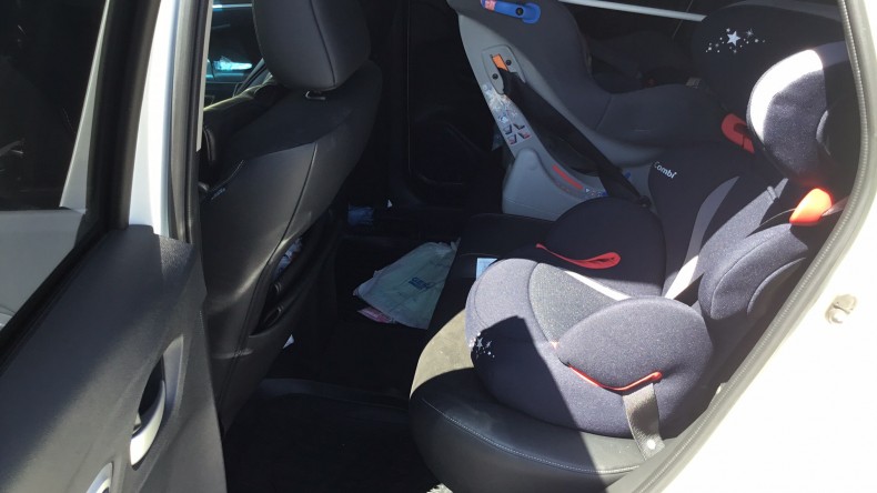 内装後方シート