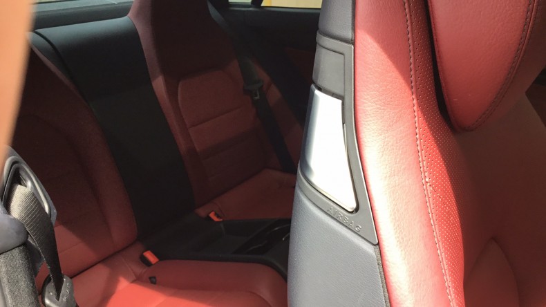 内装後方シート