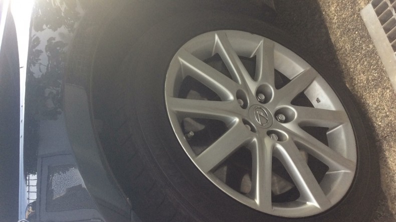 タイヤホイール前