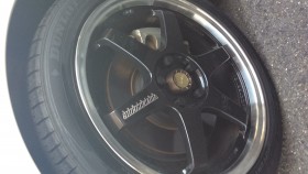 タイヤホイール前