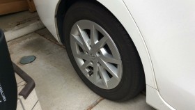 タイヤホイール前