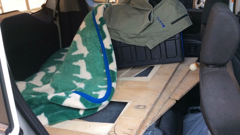 内装後方シート