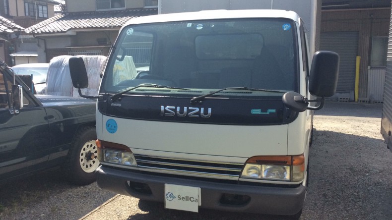 car_main_img