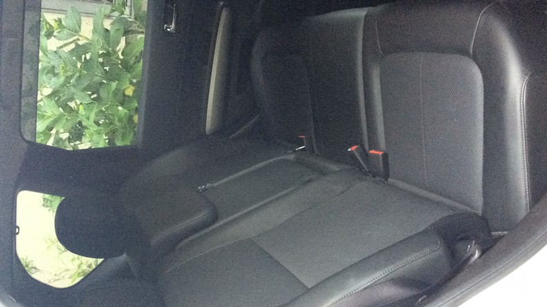 内装後方シート