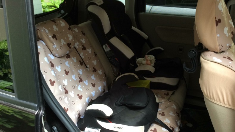 内装後方シート