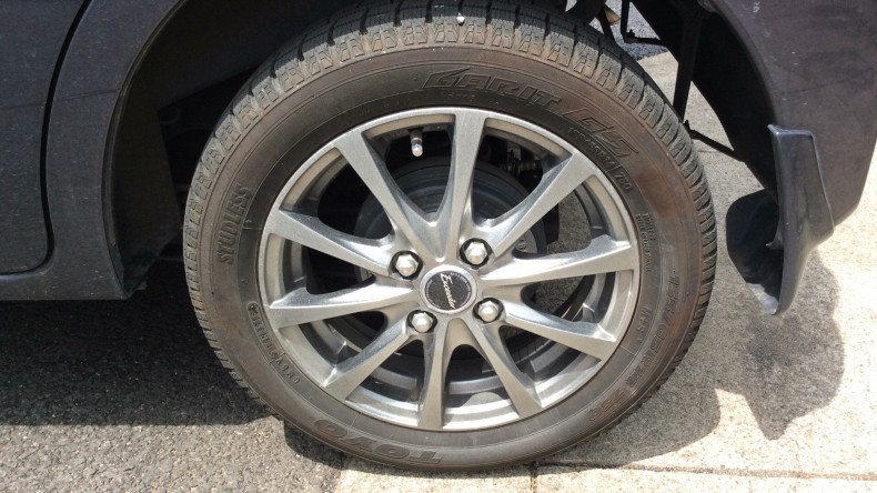 タイヤホイール前