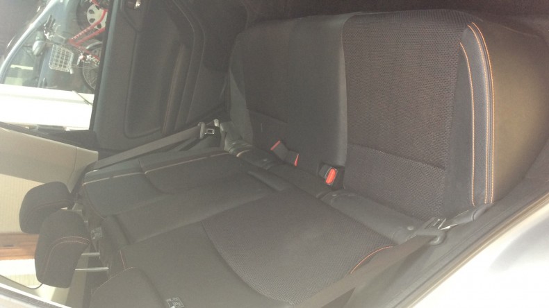 内装後方シート